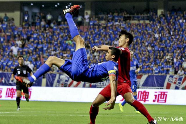 欧冠小组抽签揭晓：大巴黎、巴萨与曼城构成戏剧性对决